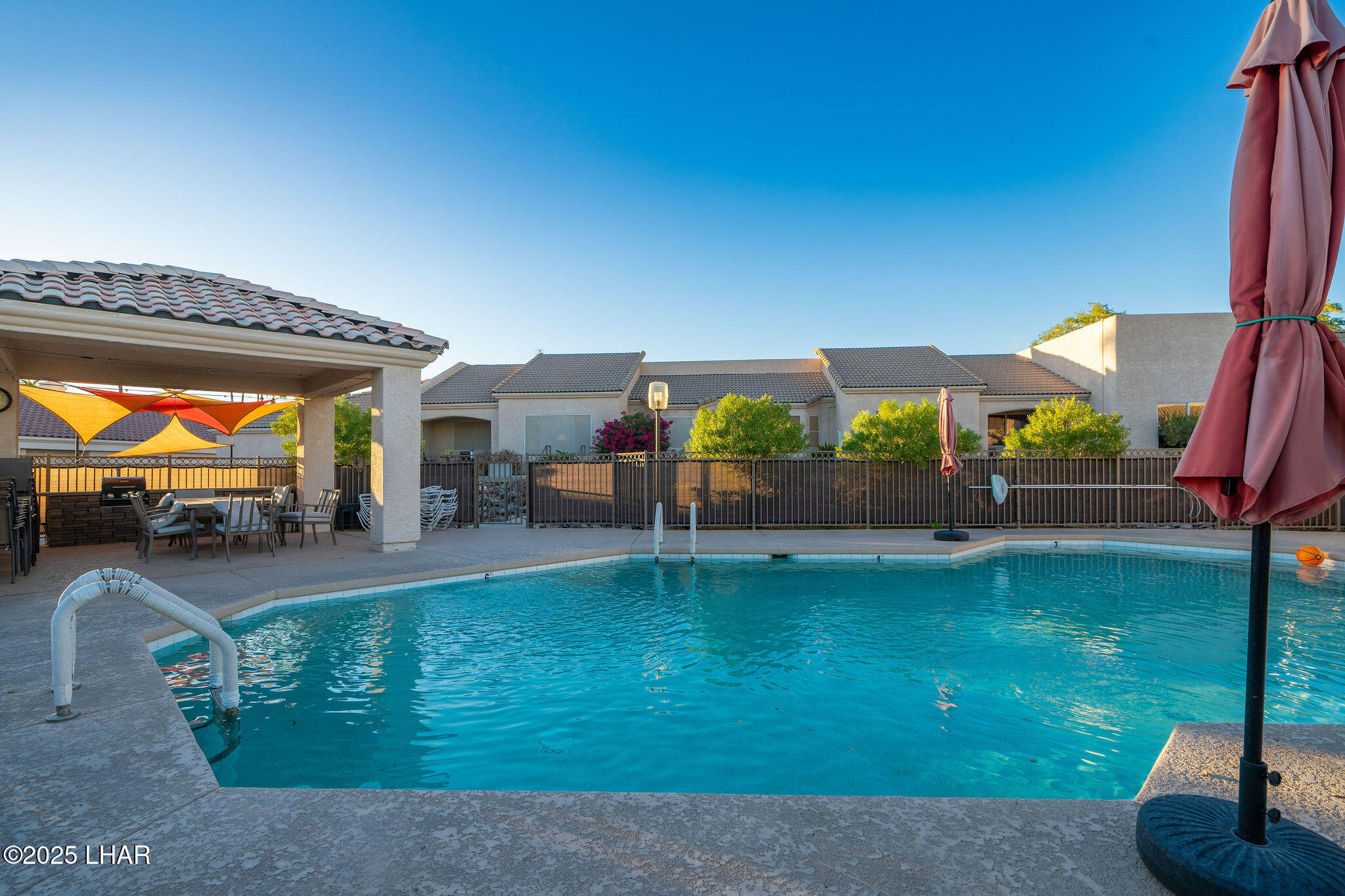 470 Acoma Blvd S 109