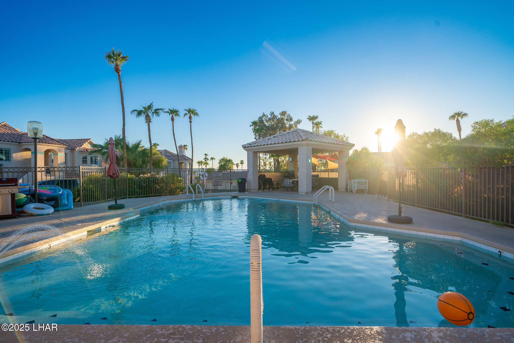 470 Acoma Blvd S 109