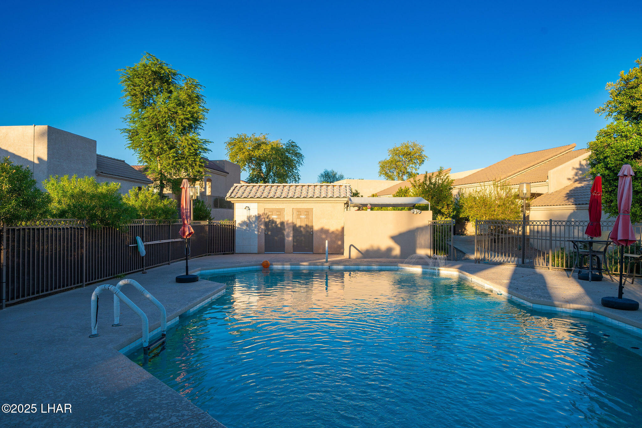 470 Acoma Blvd S 109