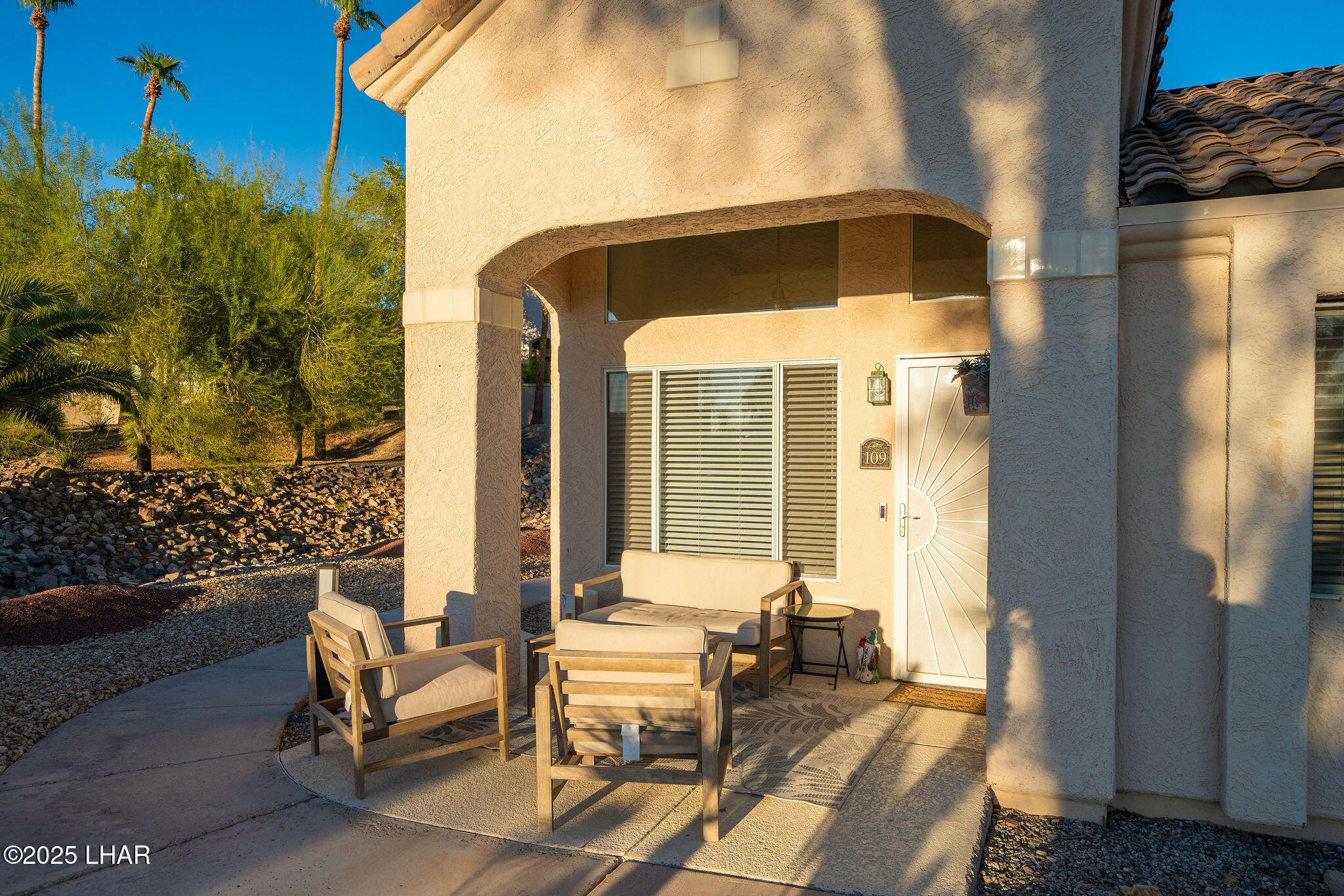 470 Acoma Blvd S 109