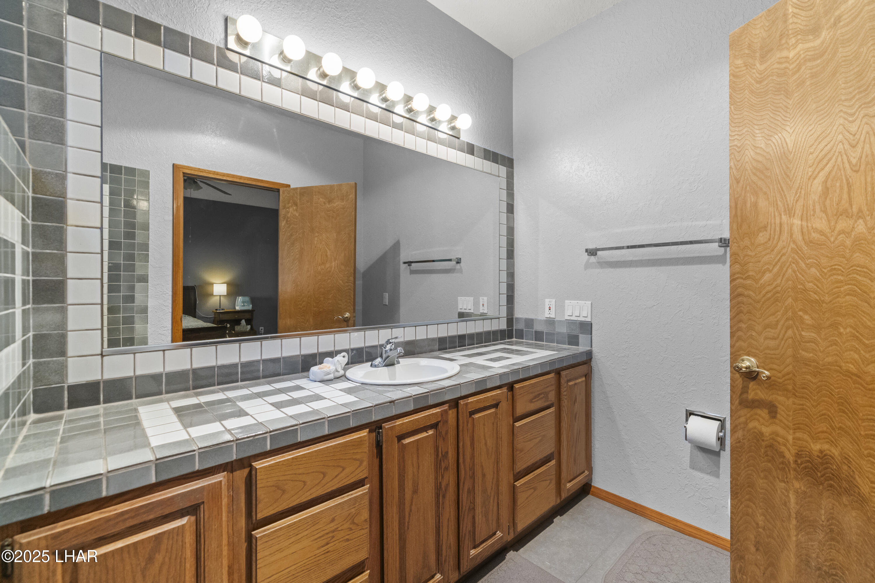 3957 Cherry Tree Blvd