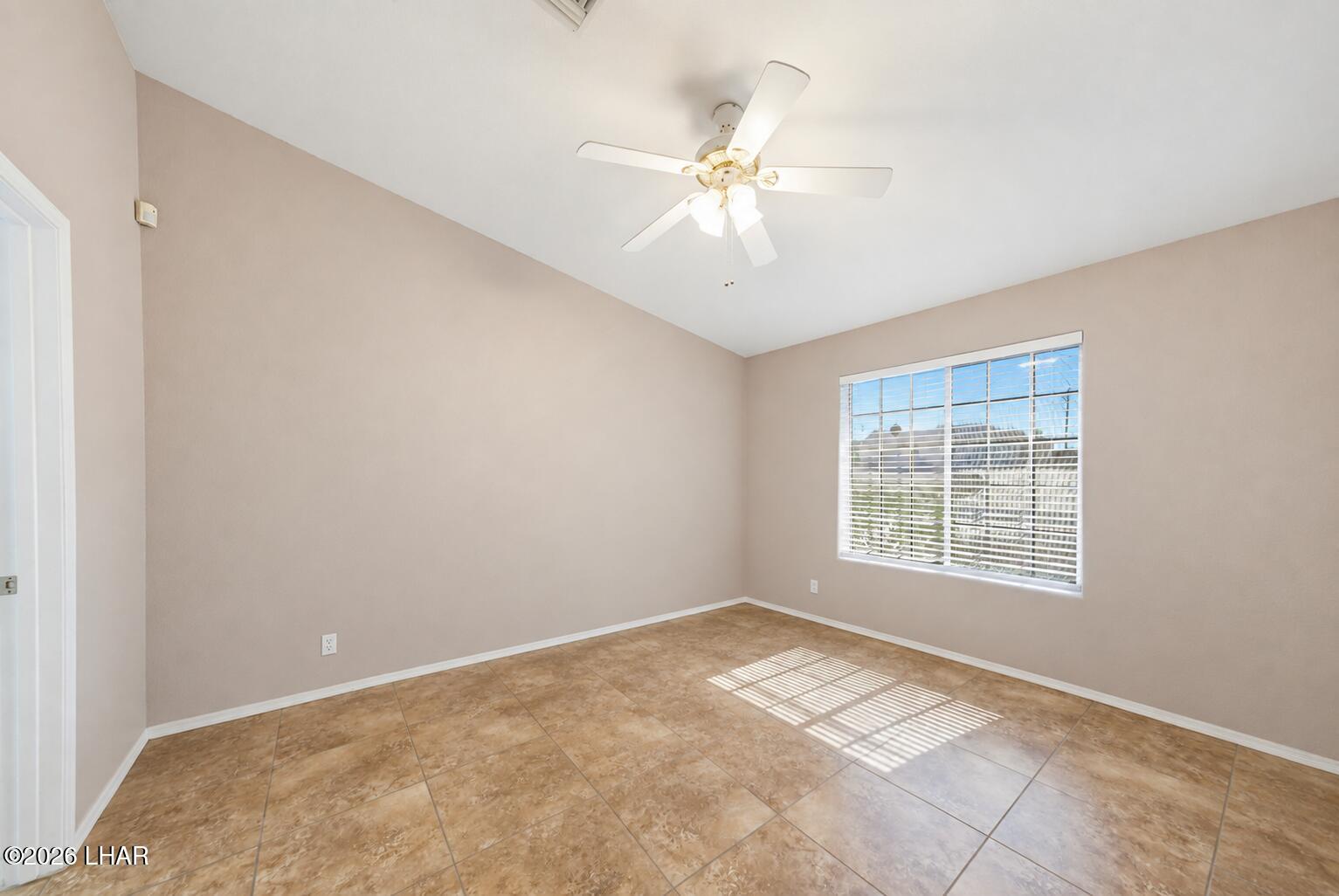 3777 Cholla Dr