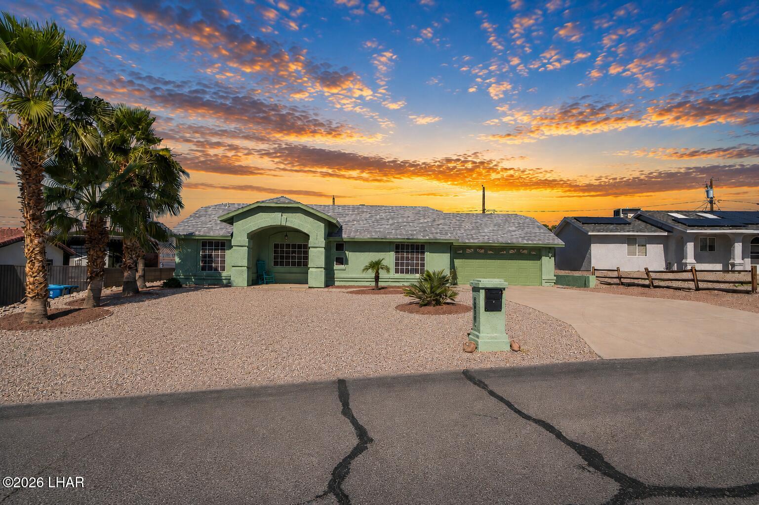 3777 Cholla Dr
