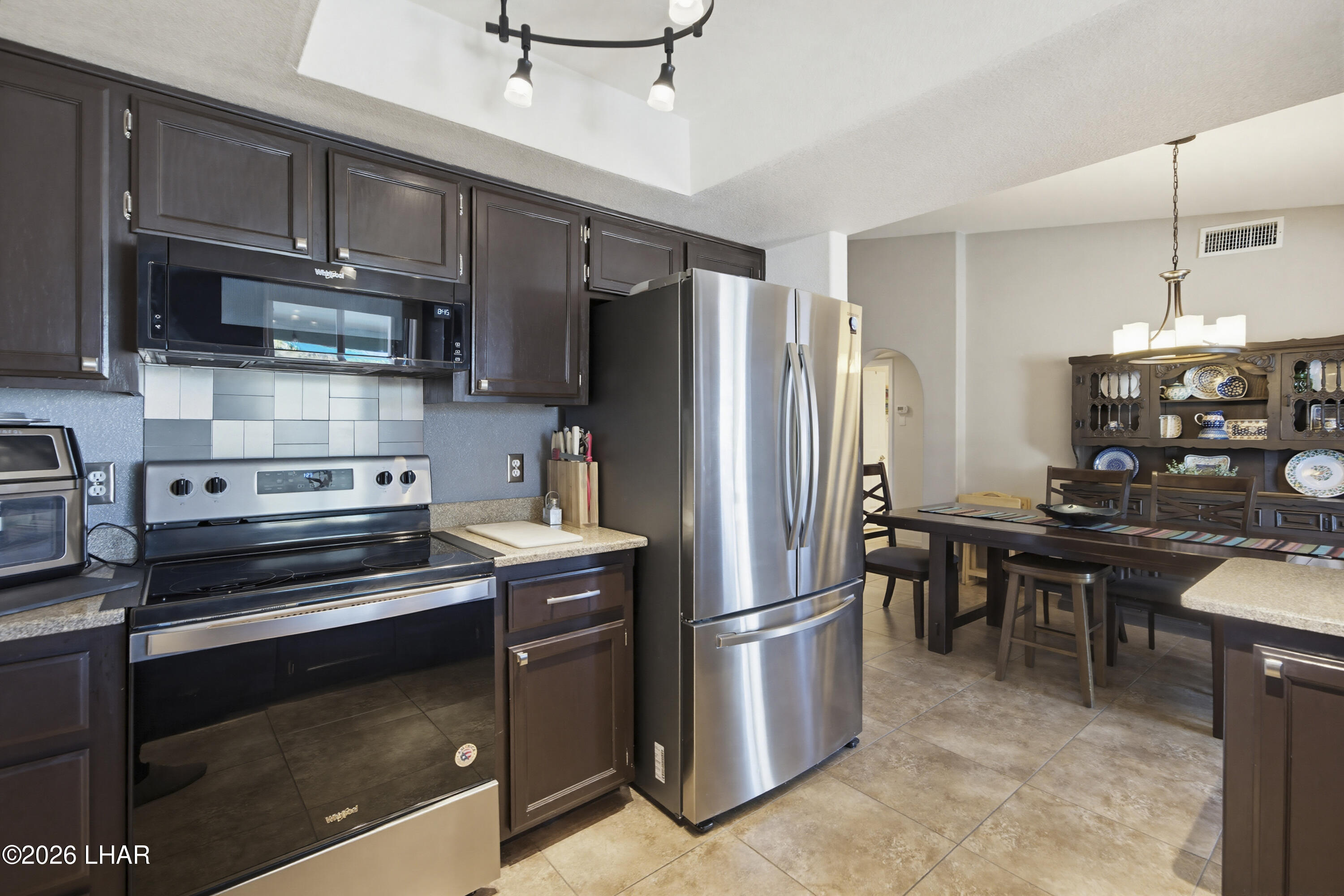 3777 Cholla Dr