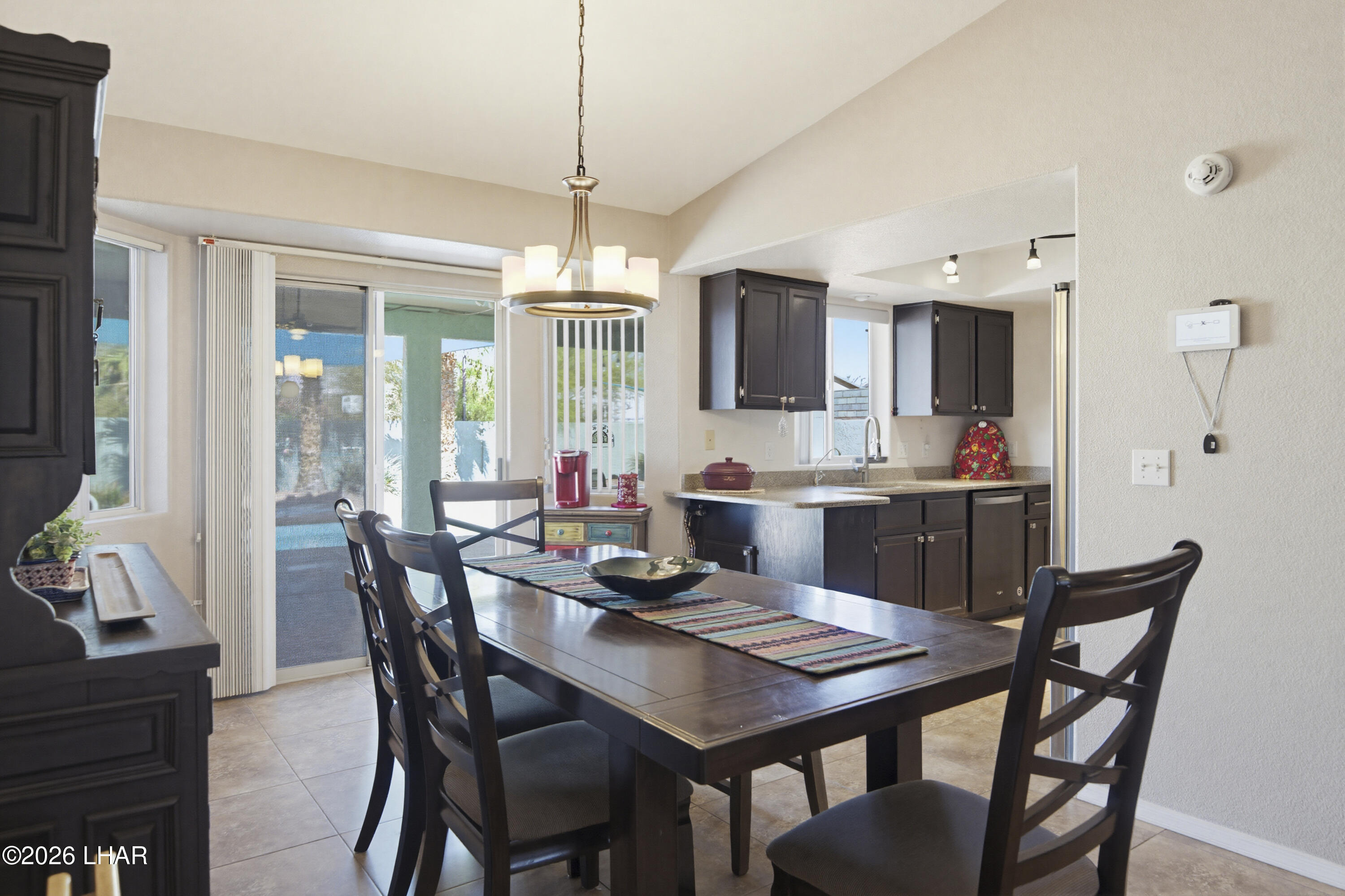 3777 Cholla Dr