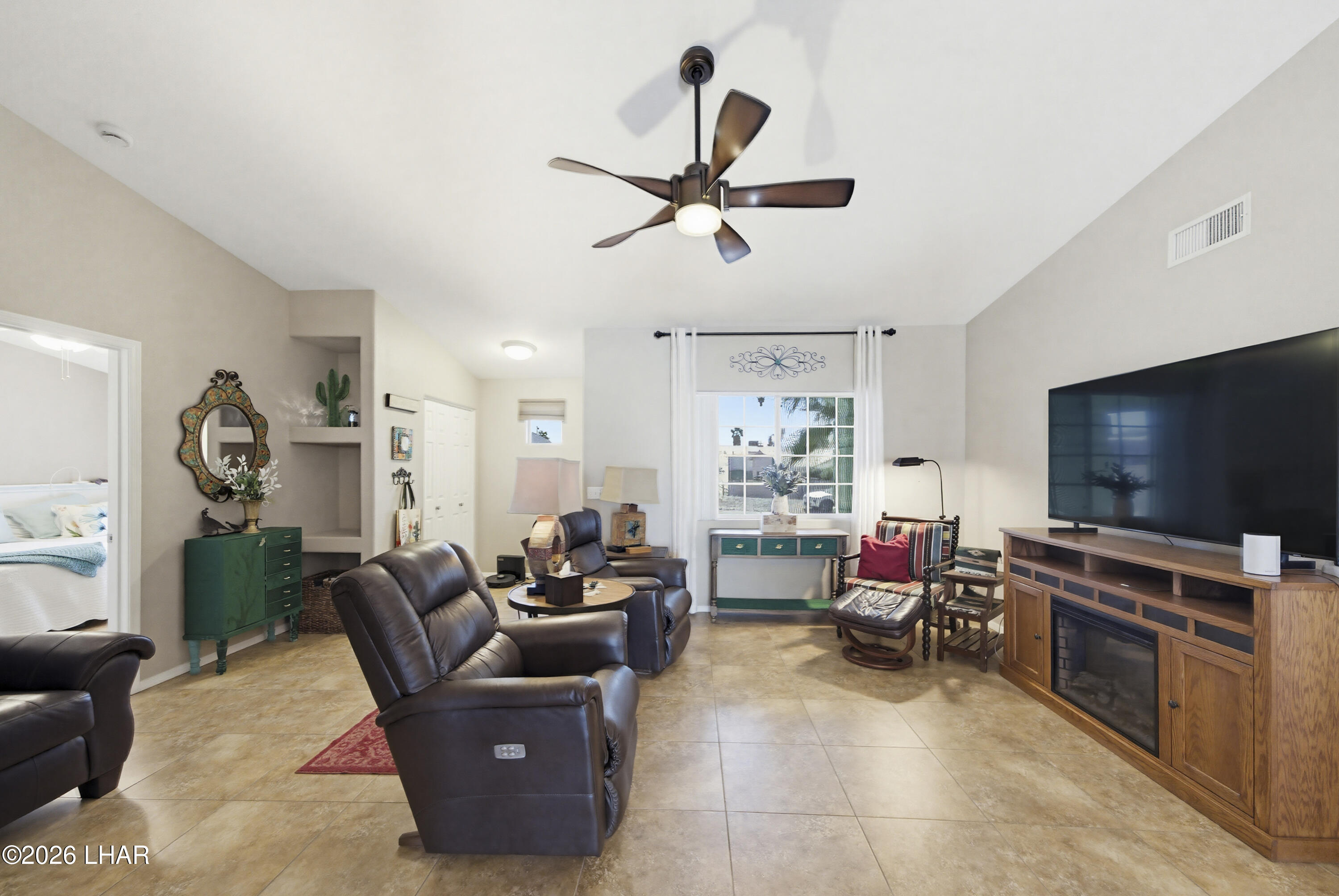 3777 Cholla Dr