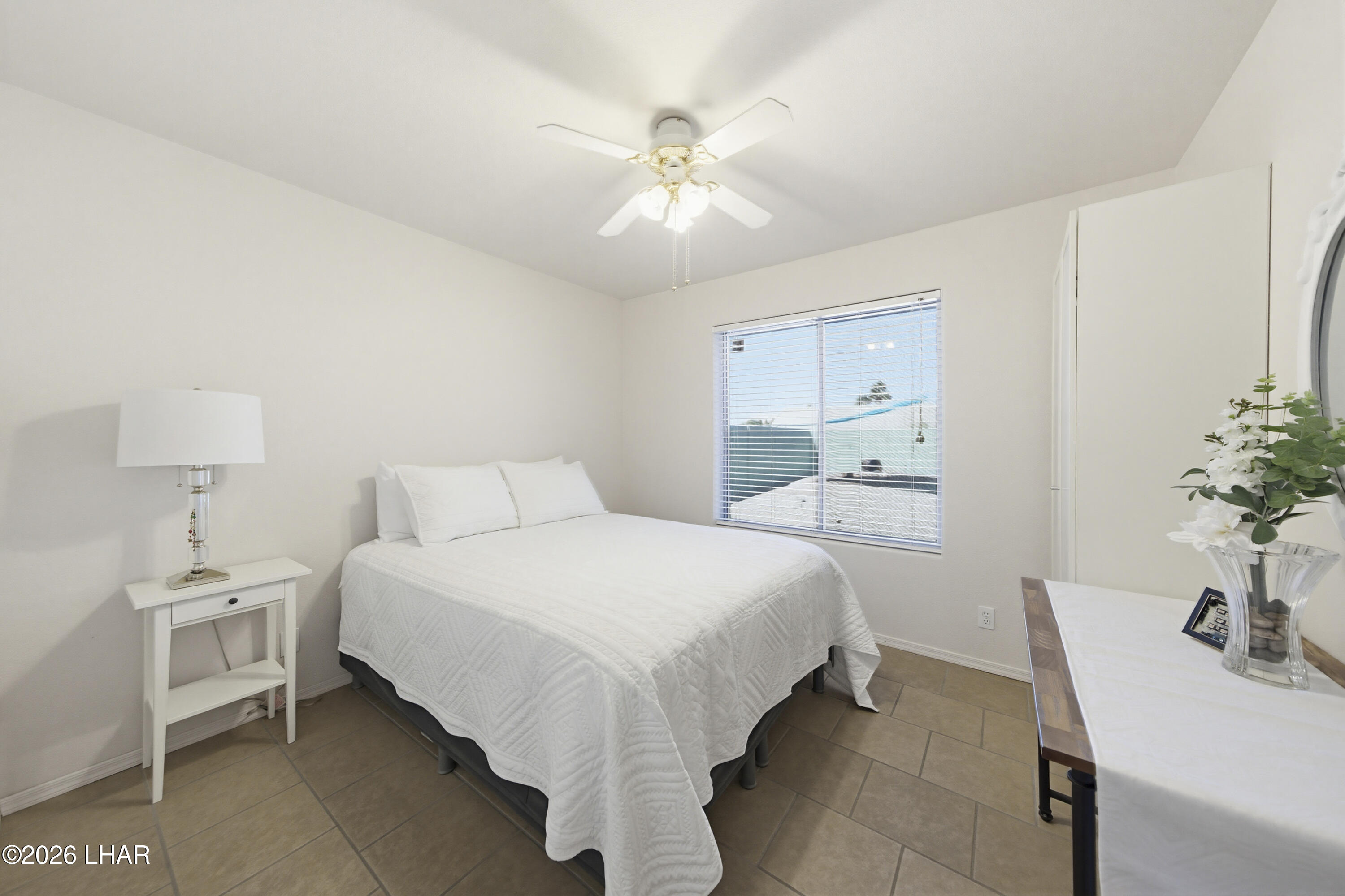 3777 Cholla Dr