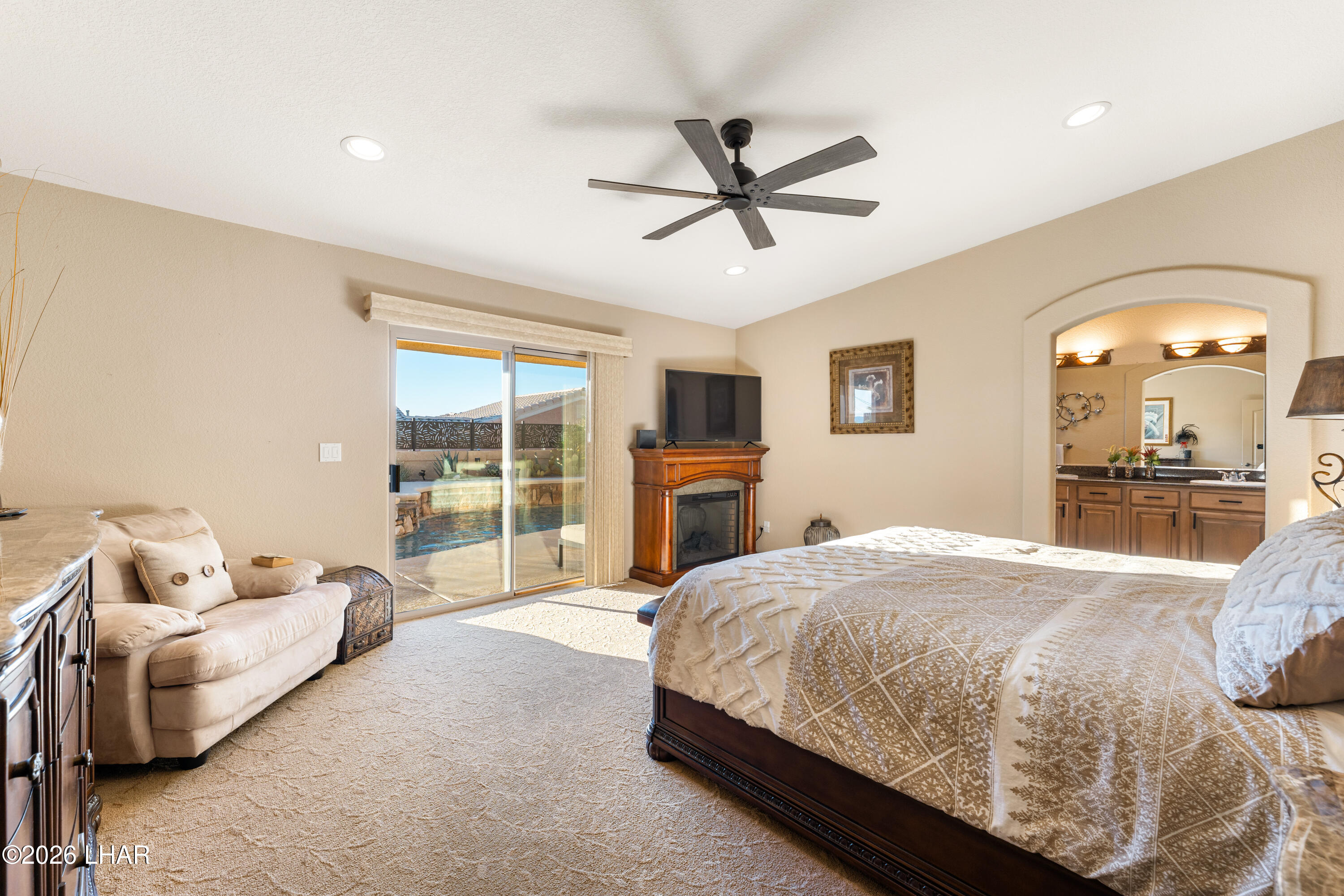 3961 Chickasaw Dr
