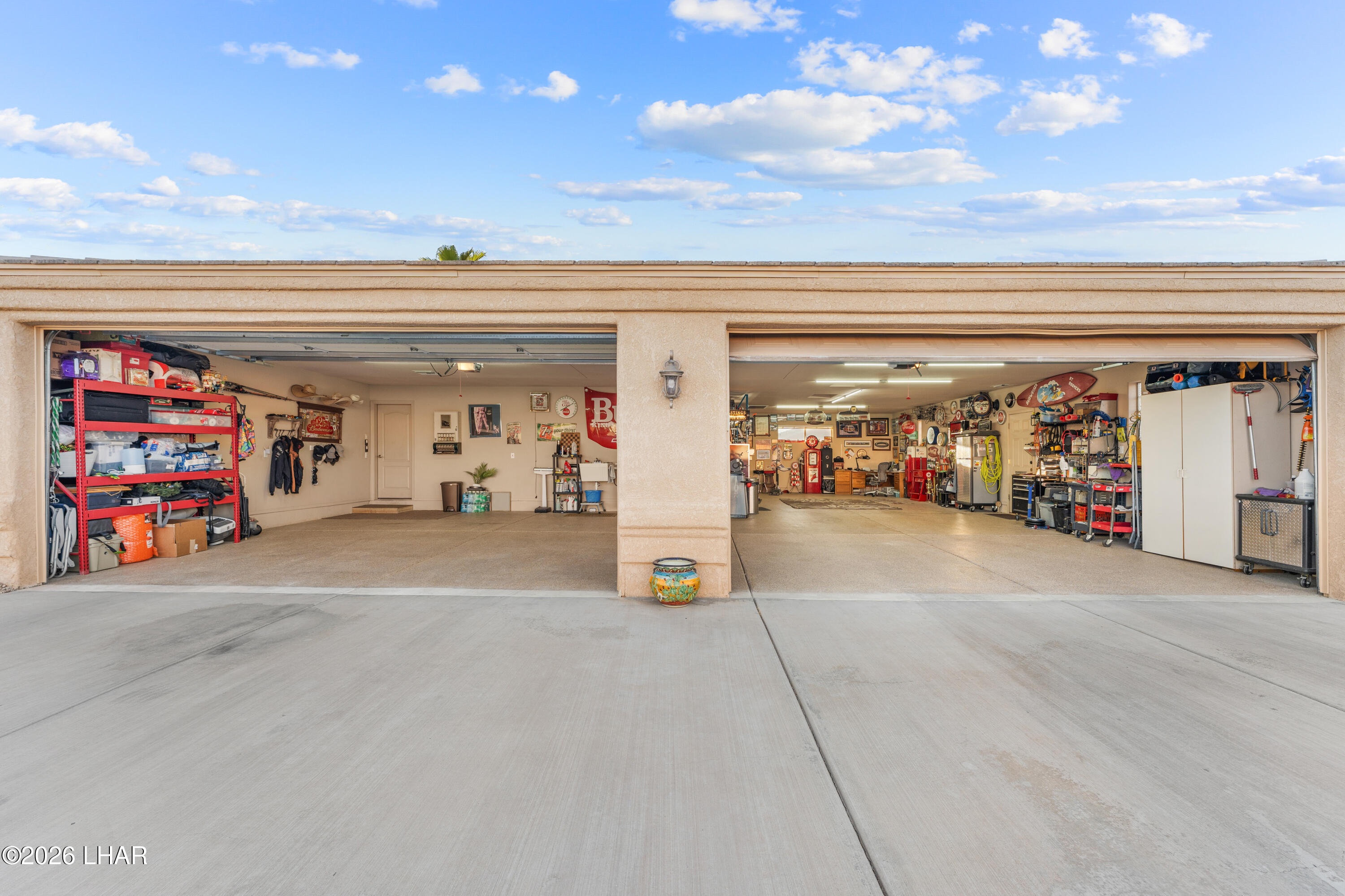 3961 Chickasaw Dr