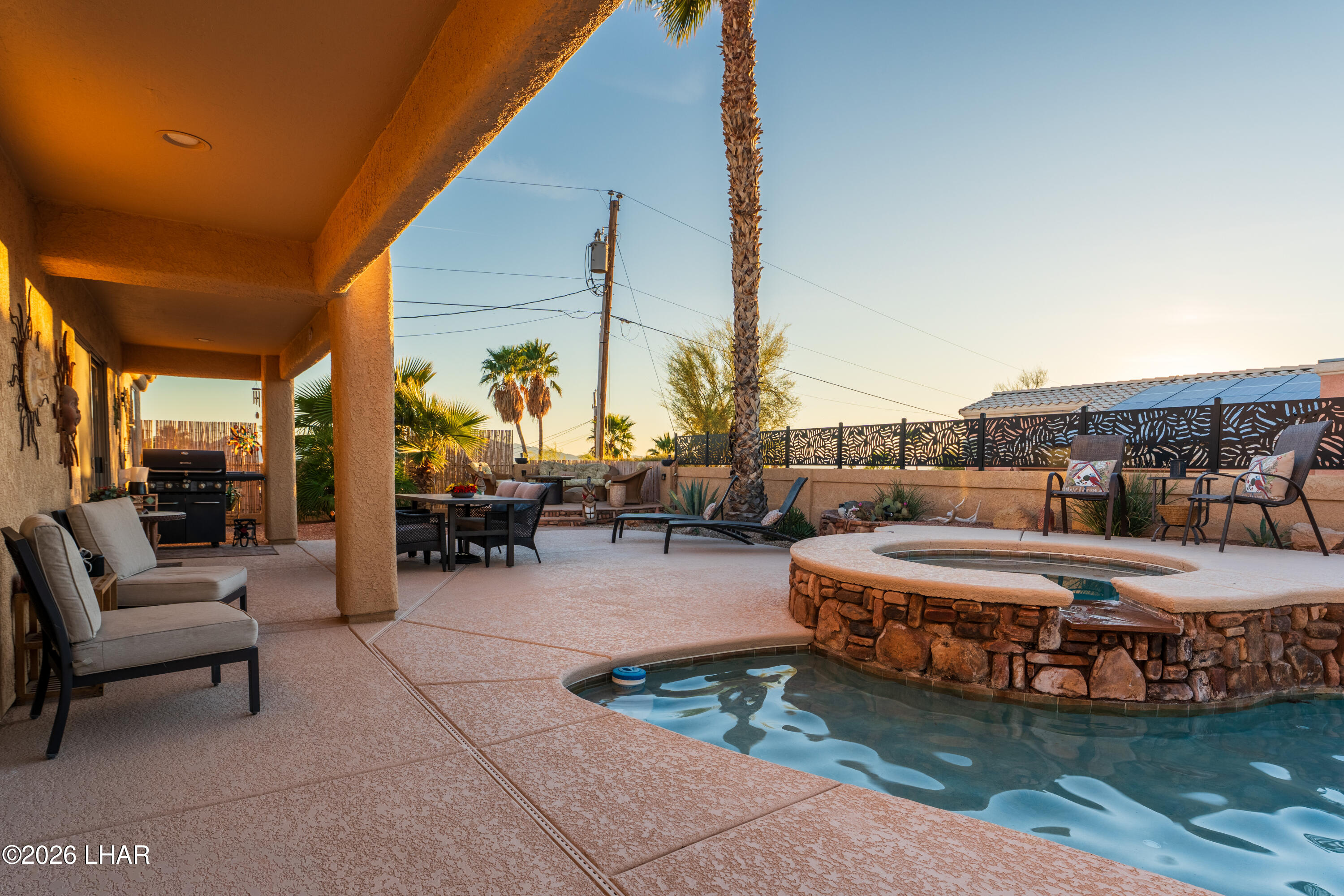 3961 Chickasaw Dr