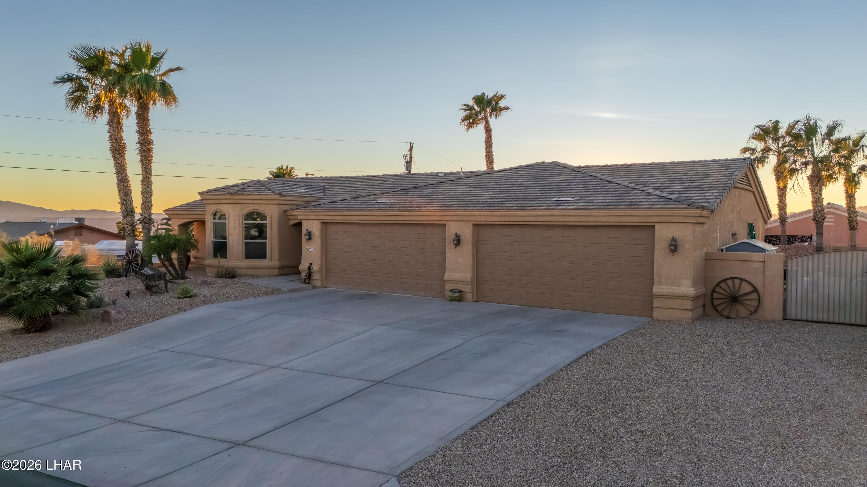 3961 Chickasaw Dr