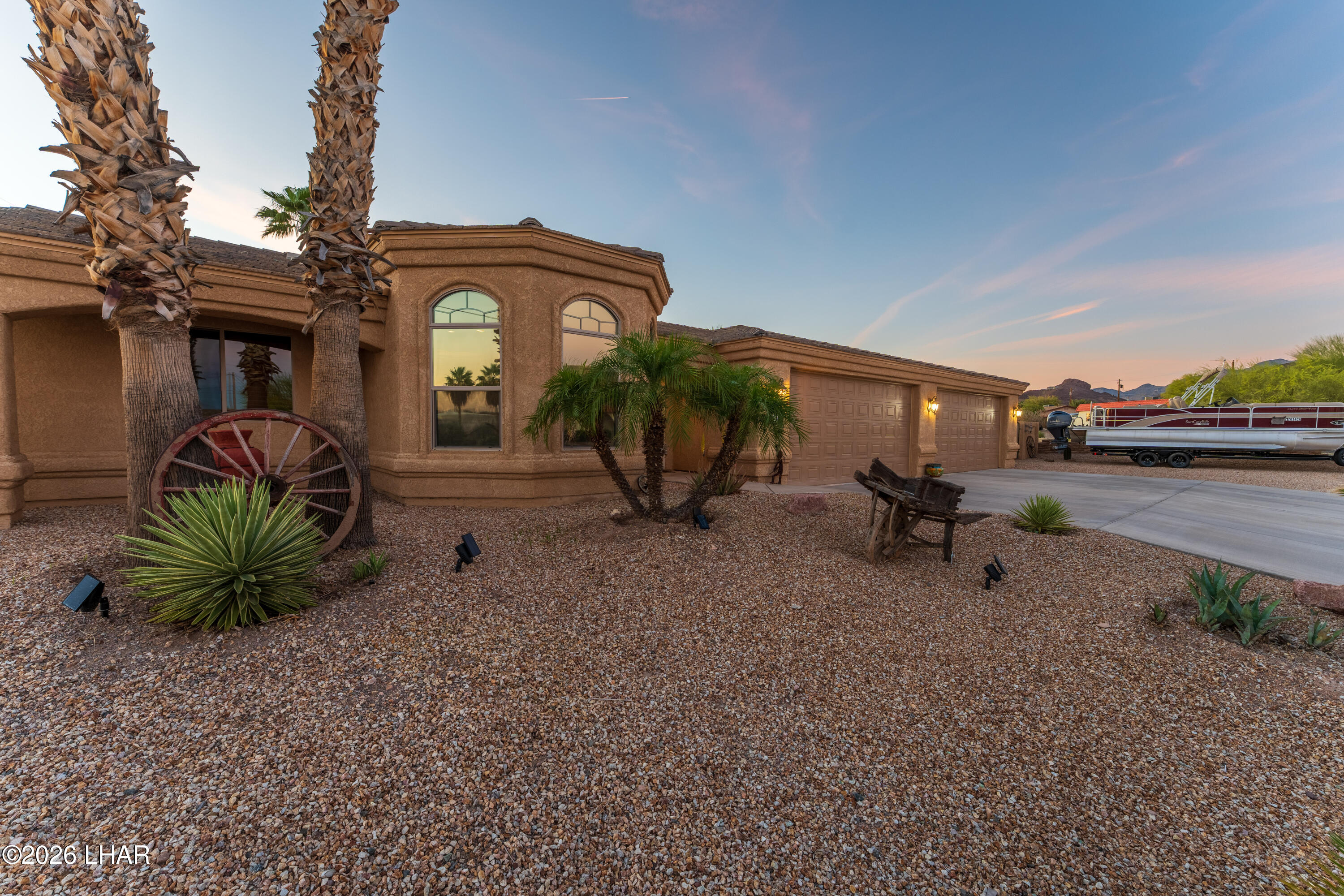 3961 Chickasaw Dr