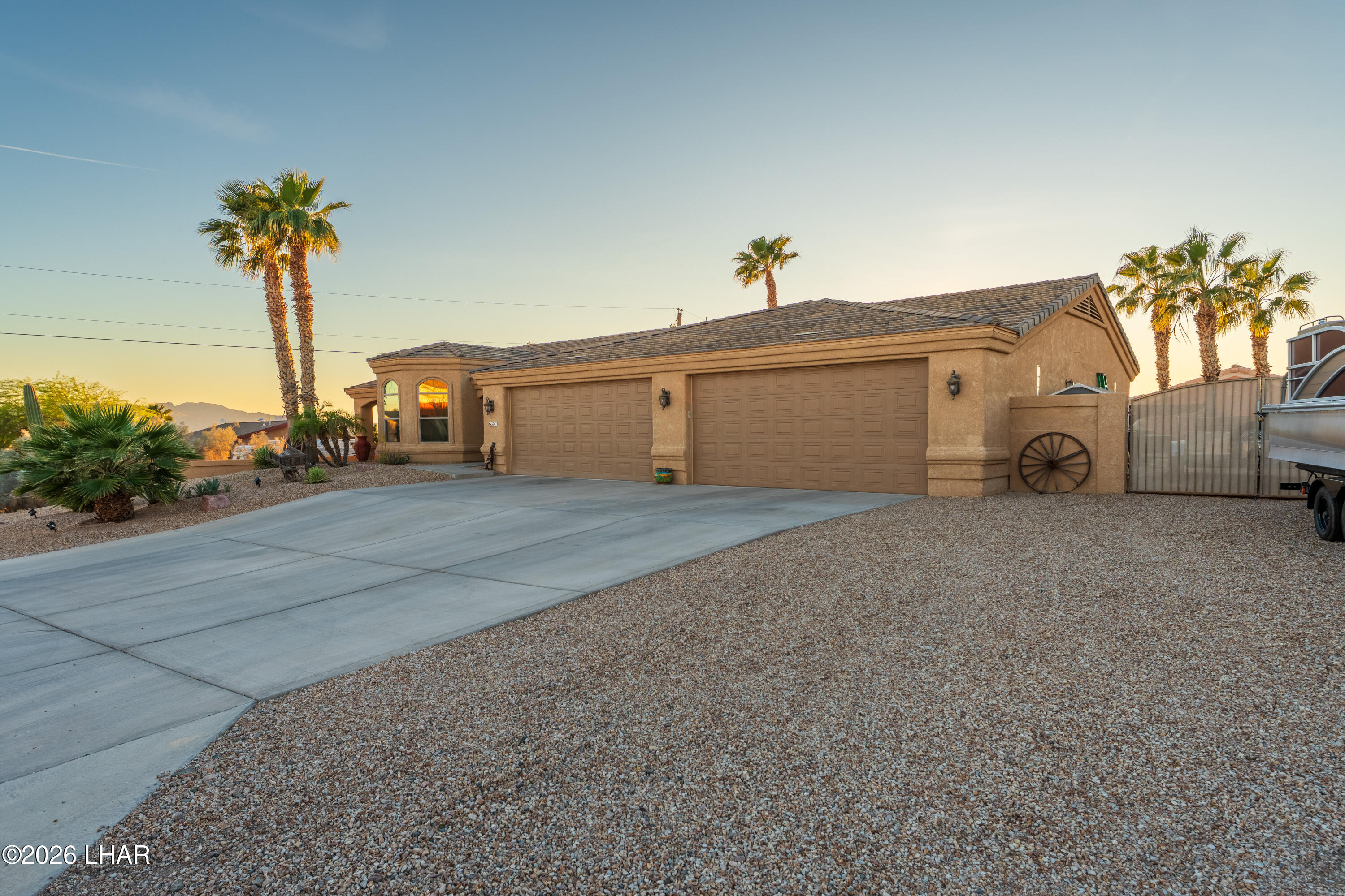 3961 Chickasaw Dr