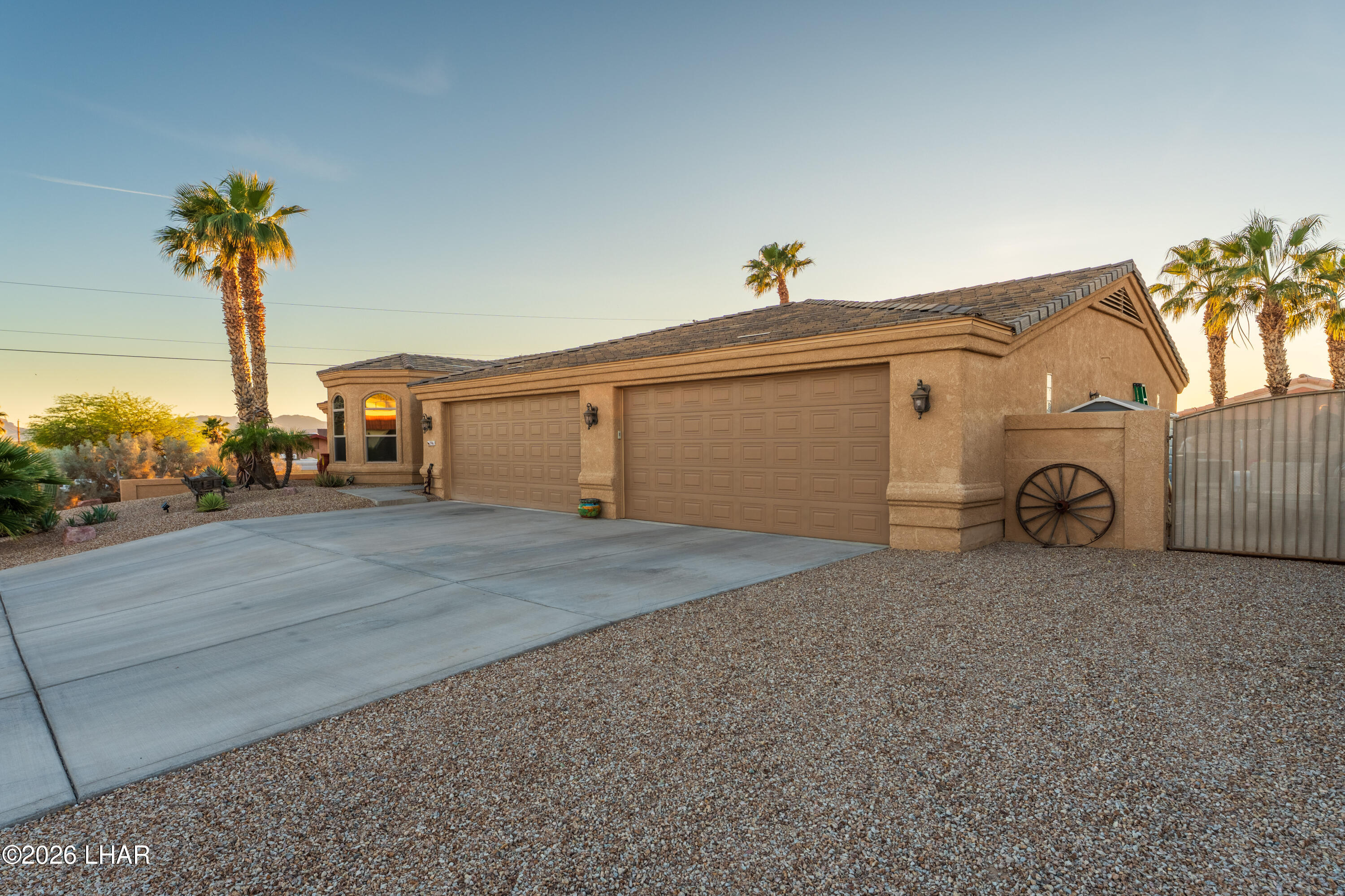 3961 Chickasaw Dr