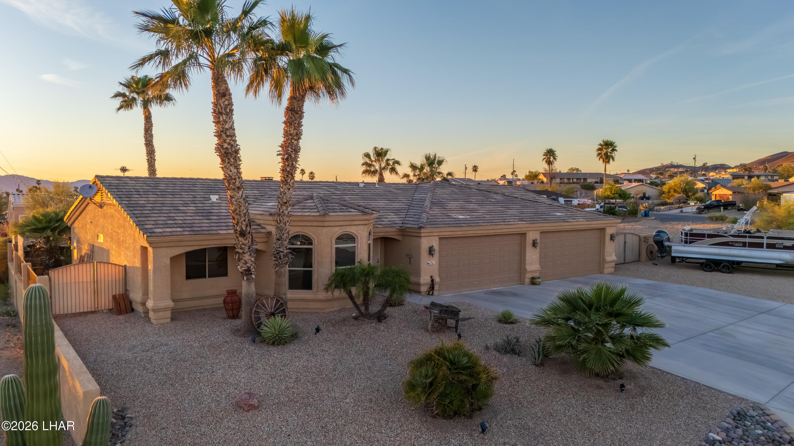 3961 Chickasaw Dr