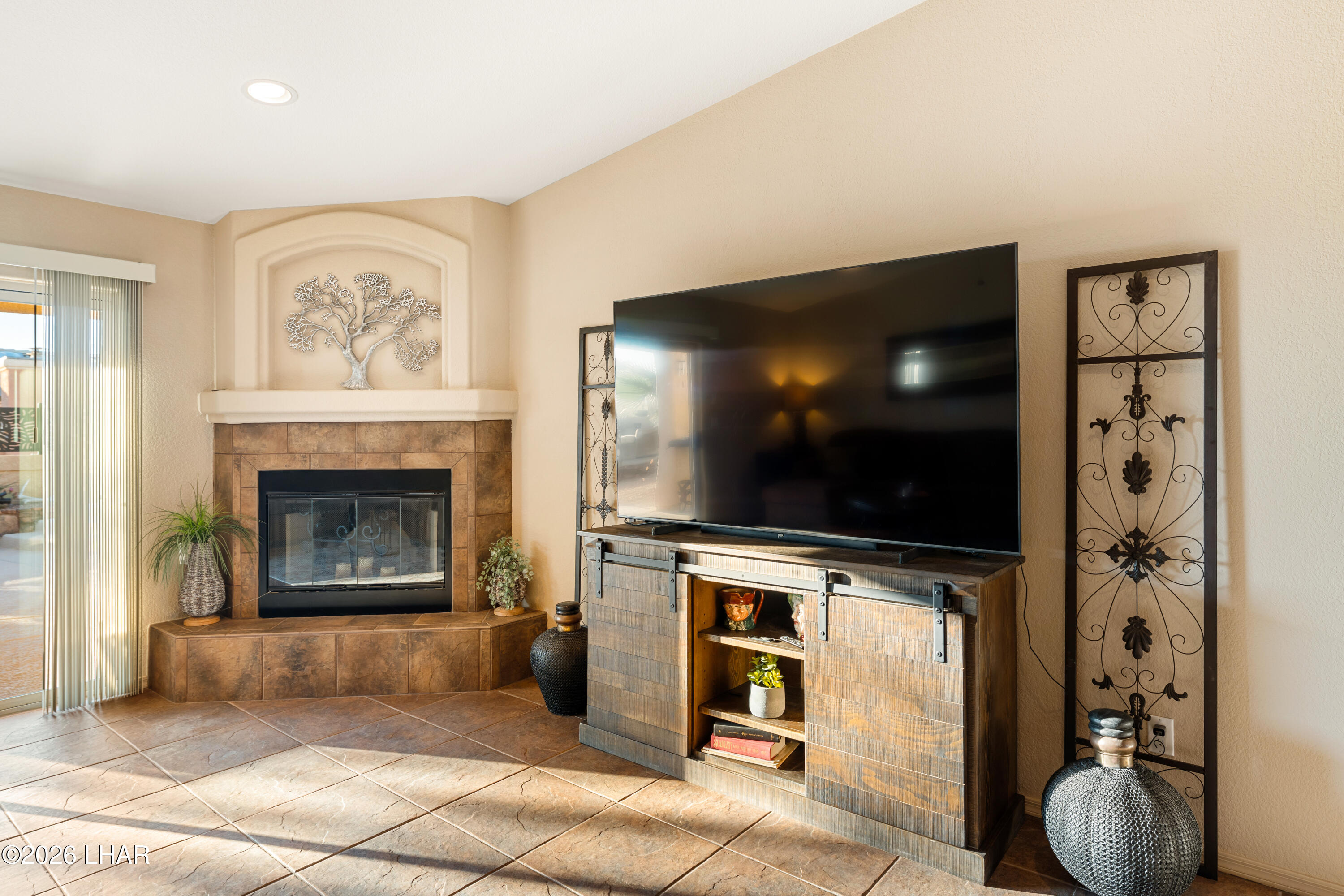3961 Chickasaw Dr