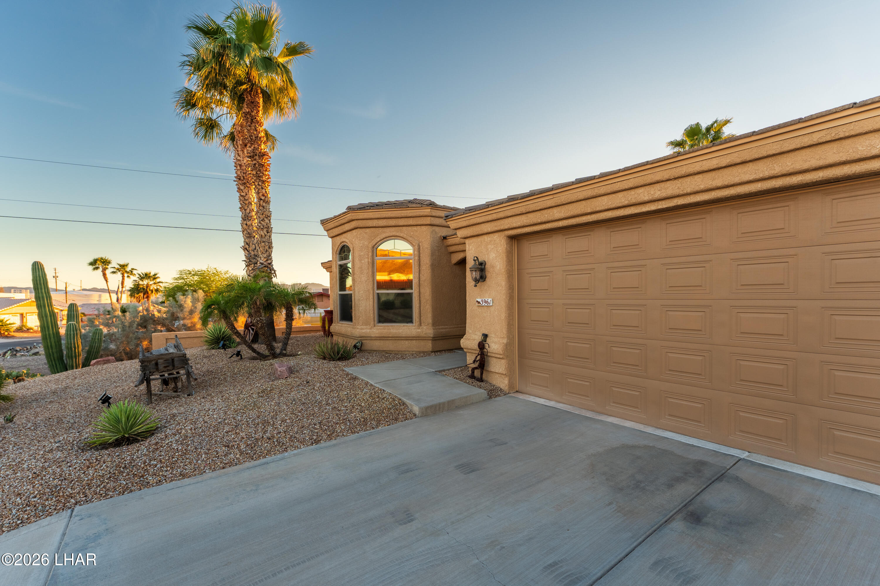 3961 Chickasaw Dr