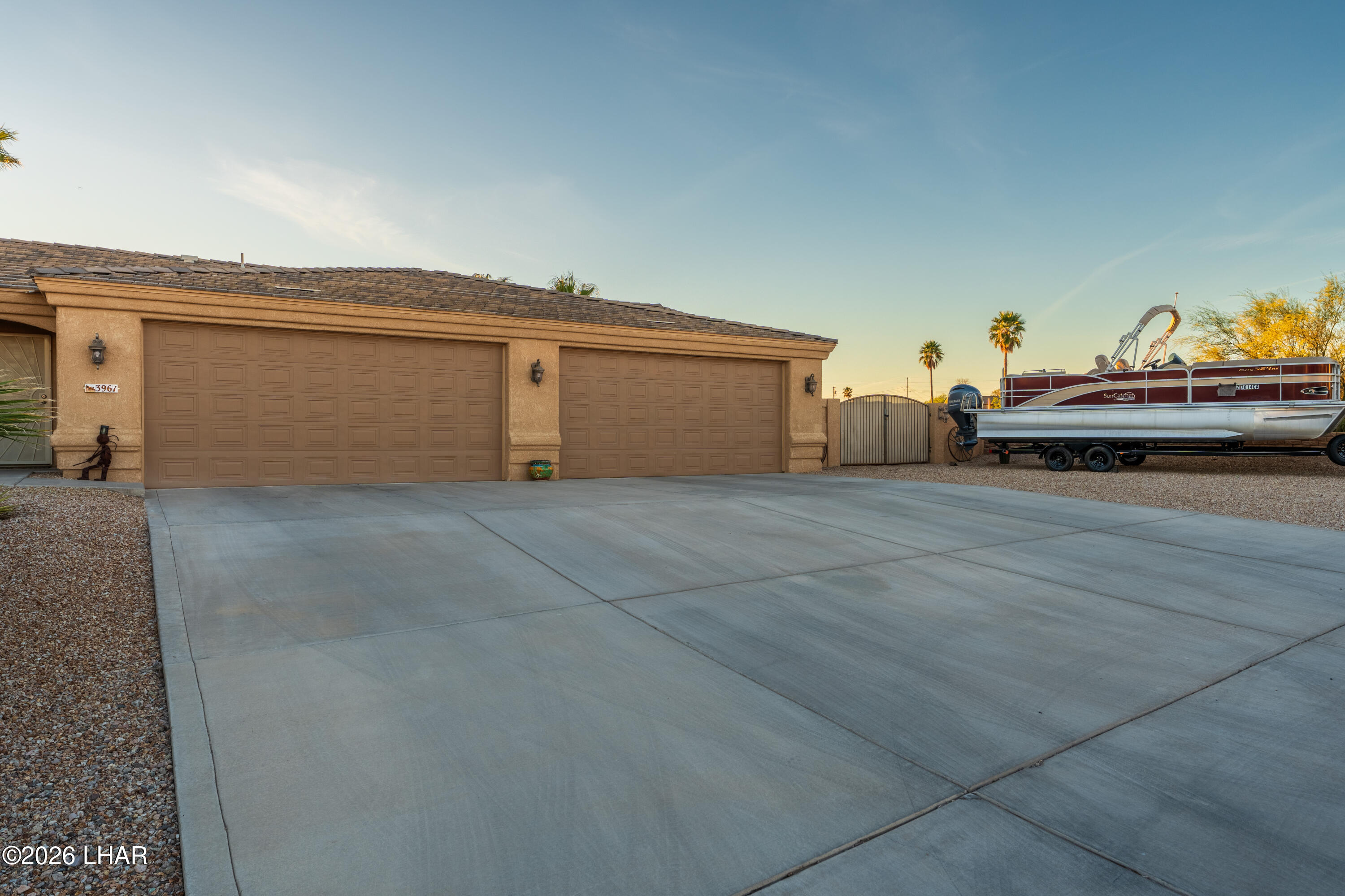 3961 Chickasaw Dr