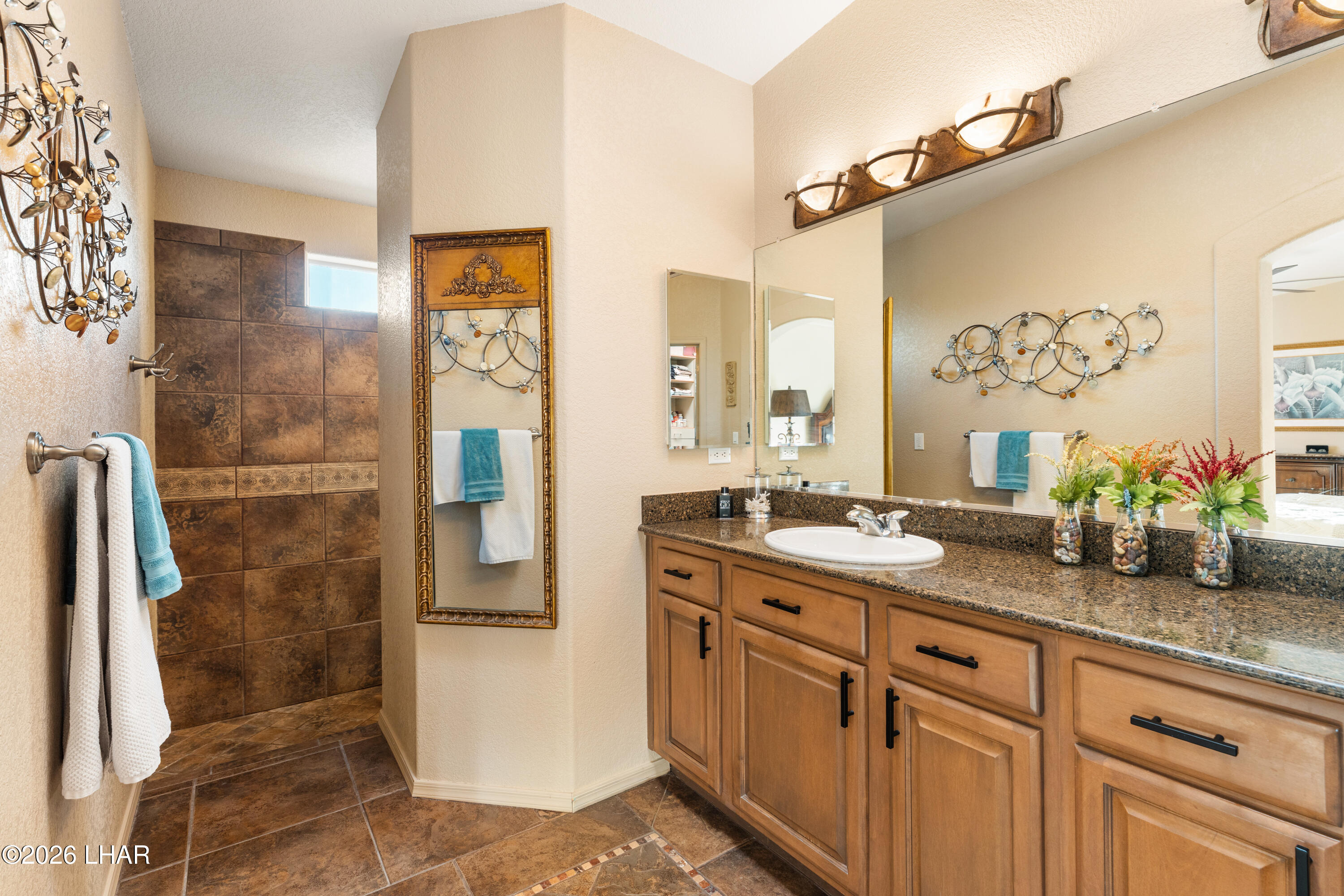 3961 Chickasaw Dr