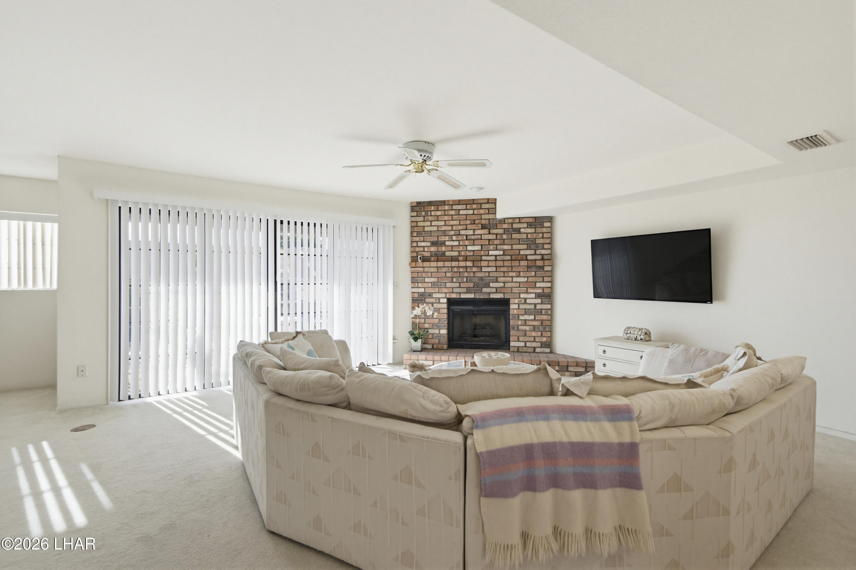 1566 Palace Way 9