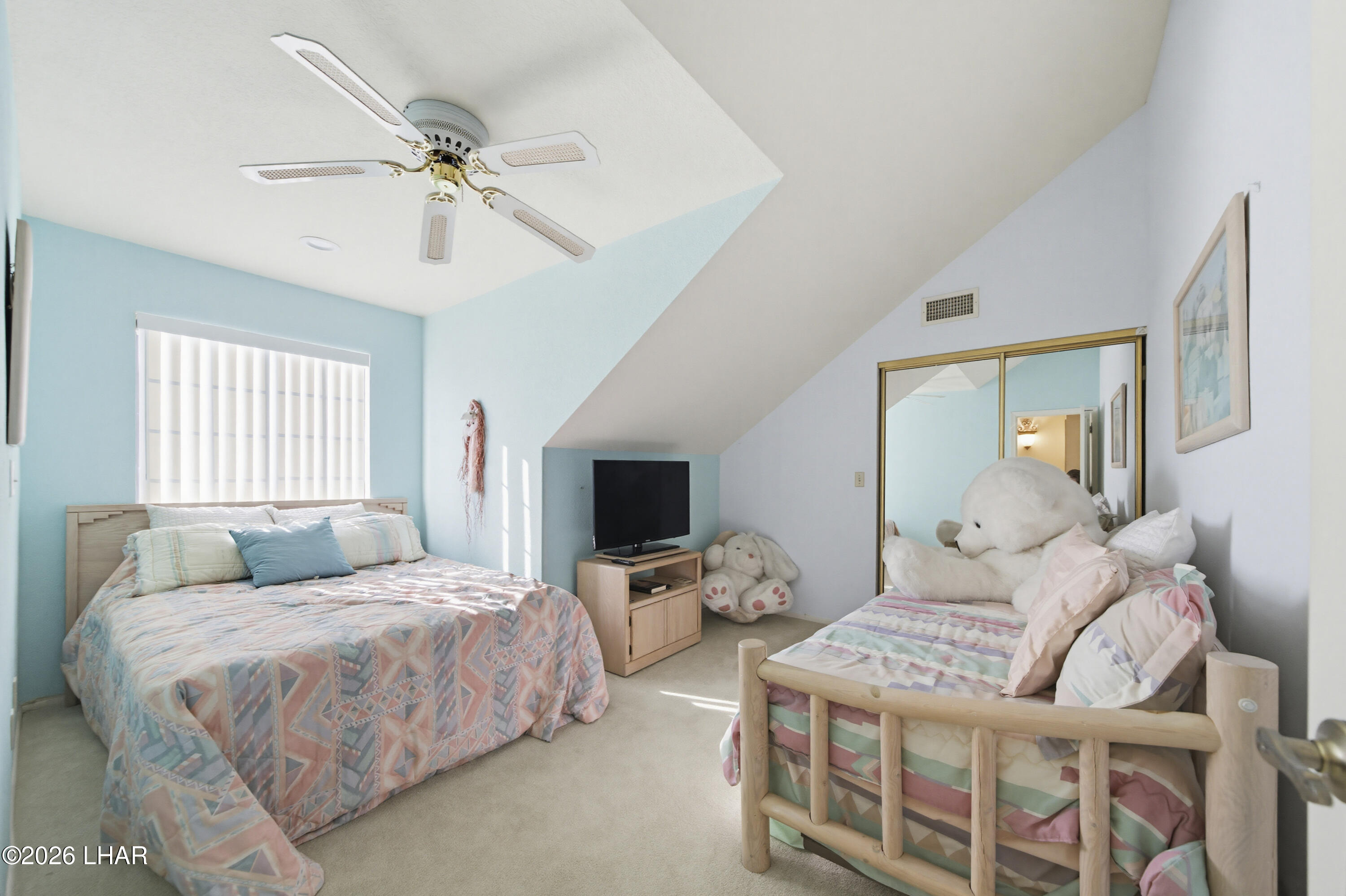 1566 Palace Way 9