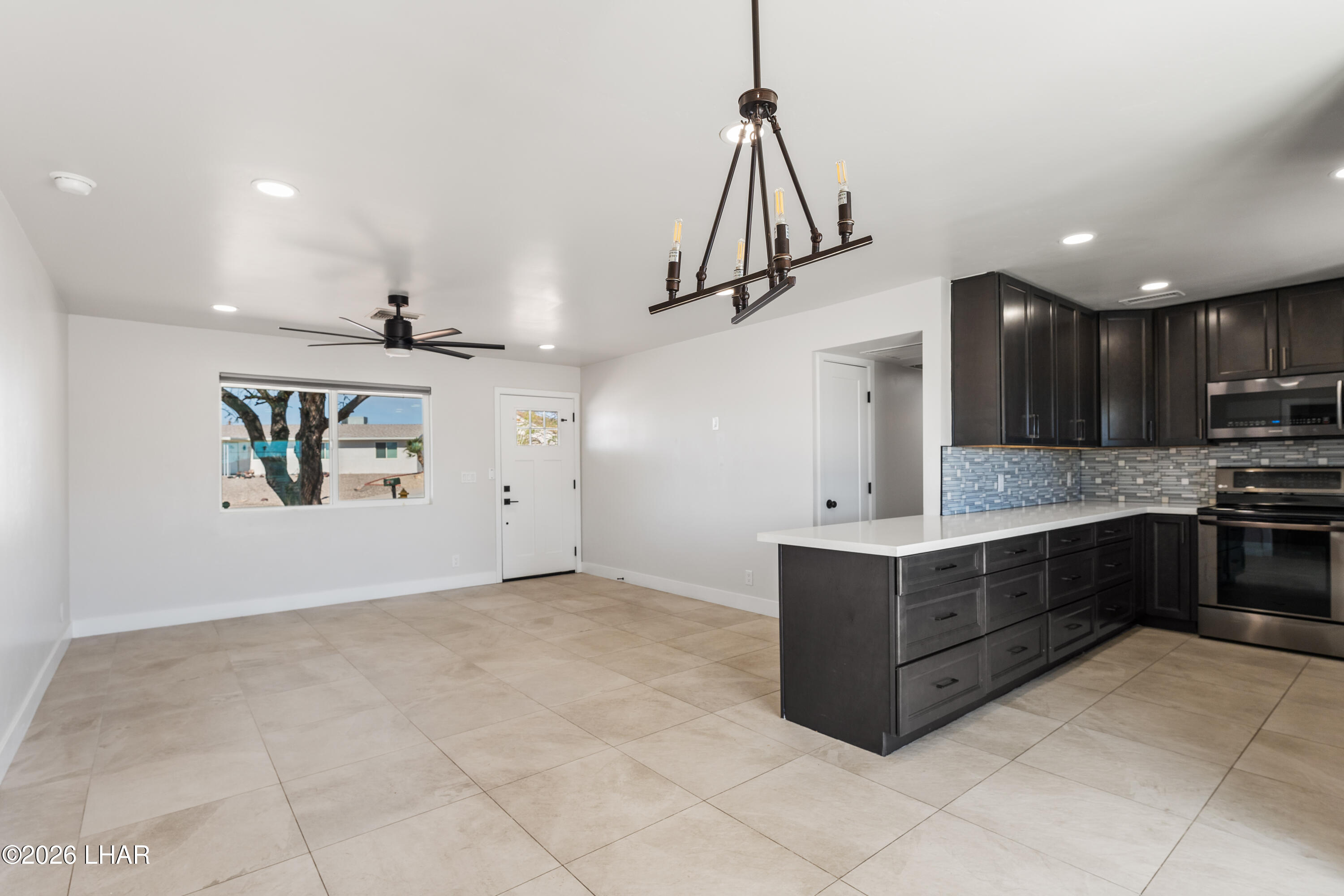 2150 Lake Havasu Plz