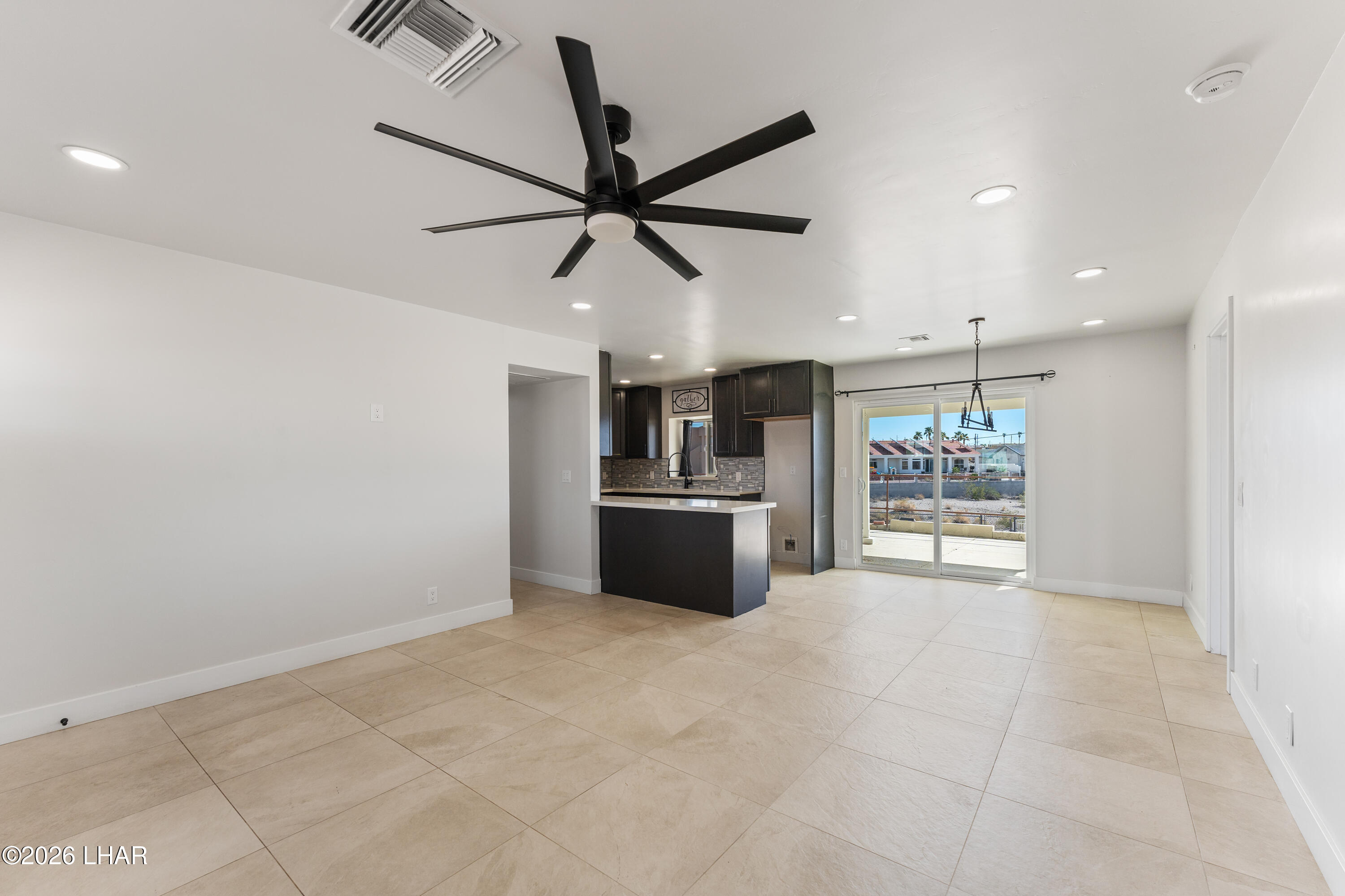 2150 Lake Havasu Plz