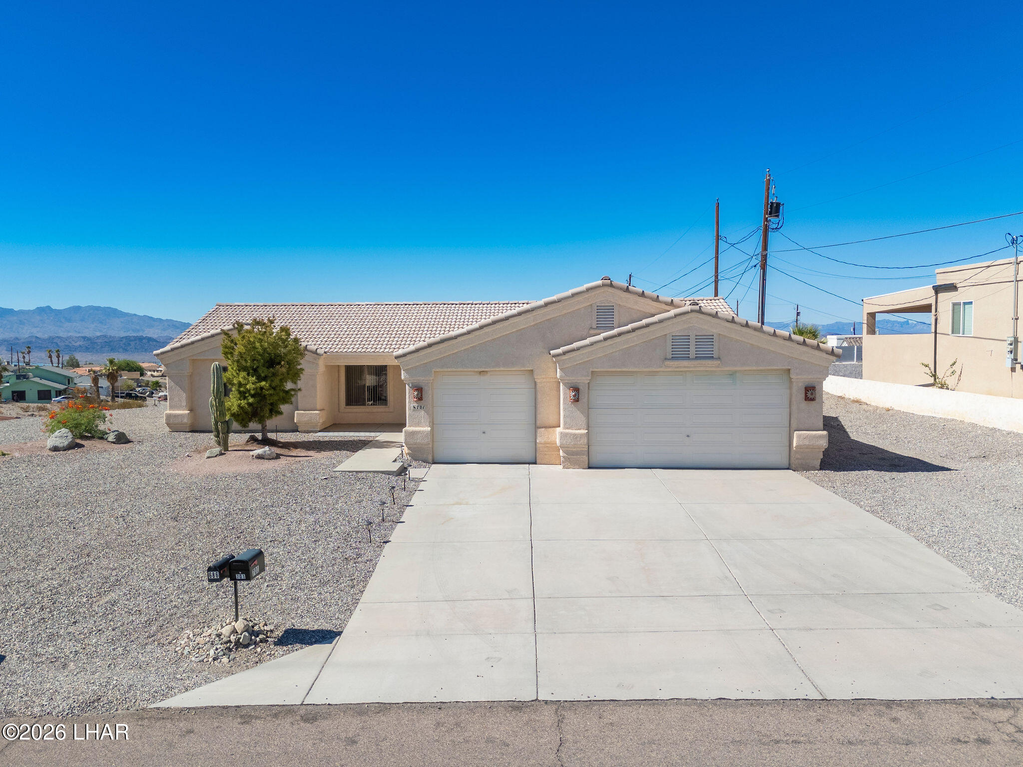701 Desert View Dr