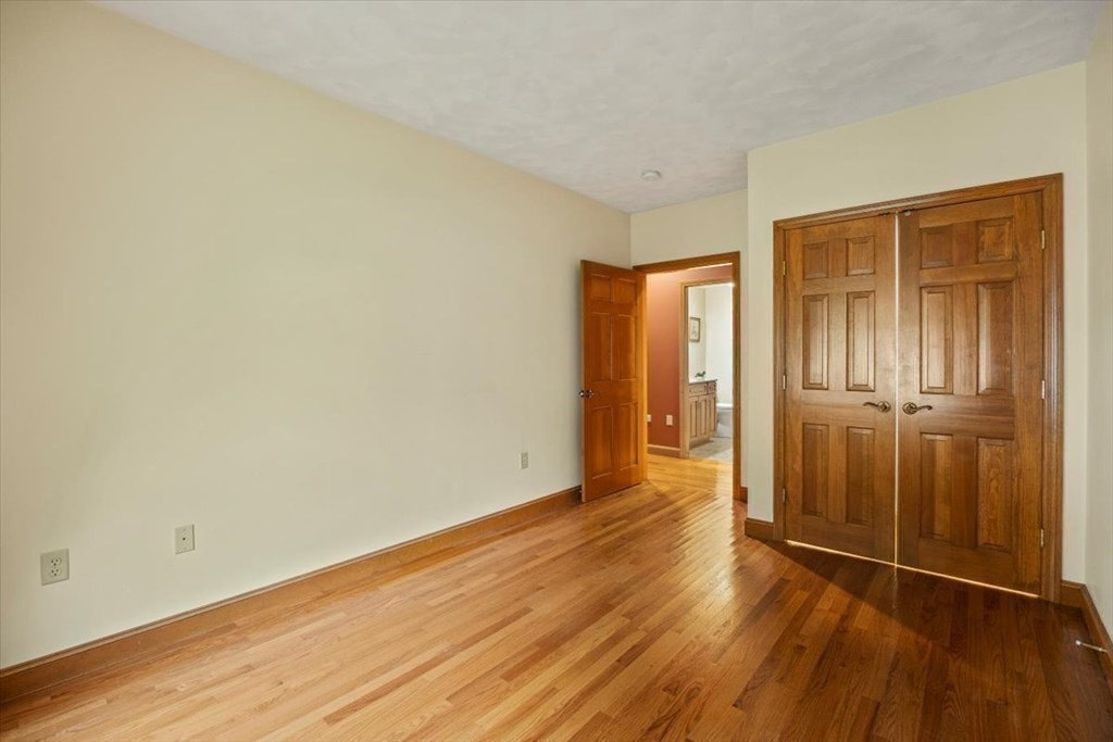 25 Lake St