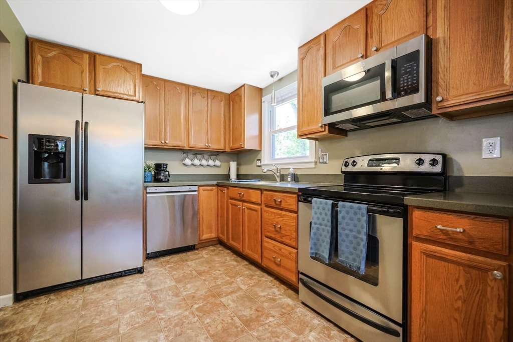 27 Sunflower Rd