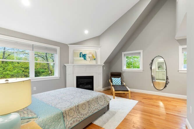 38 Paul Revere Rd
