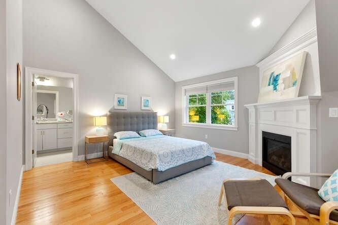 38 Paul Revere Rd