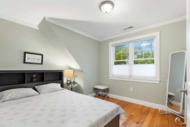 38 Paul Revere Rd