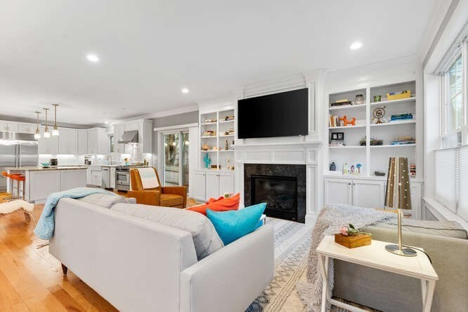 38 Paul Revere Rd