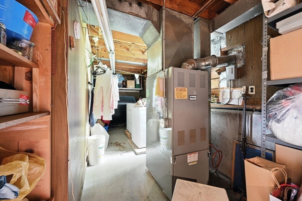 32 Maple St