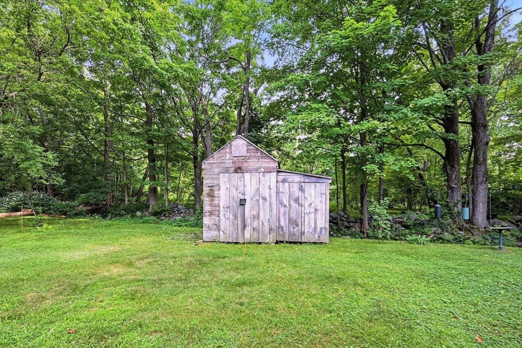 32 Maple St