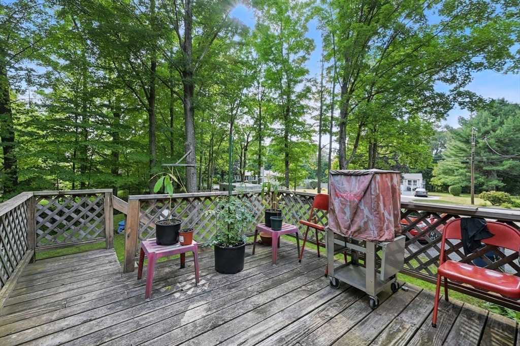 32 Maple St