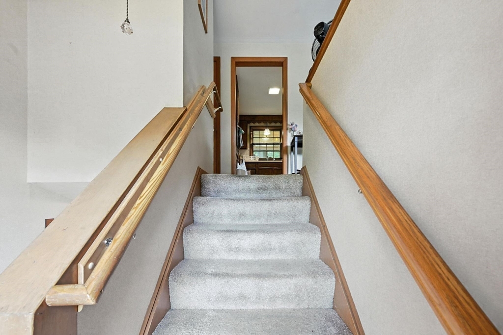 32 Maple St