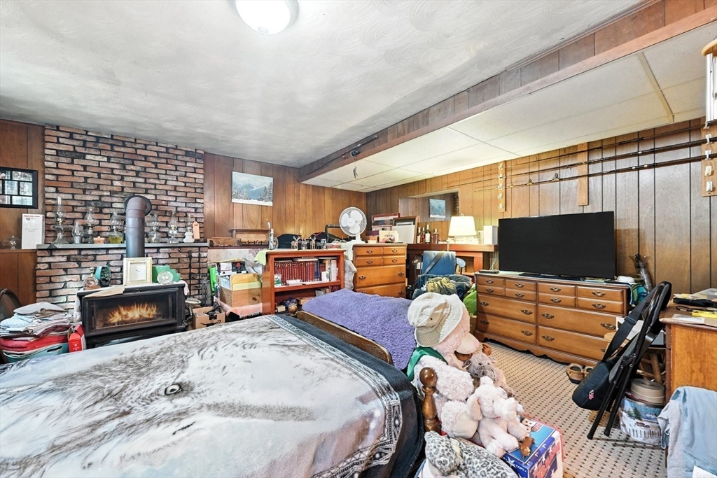32 Maple St