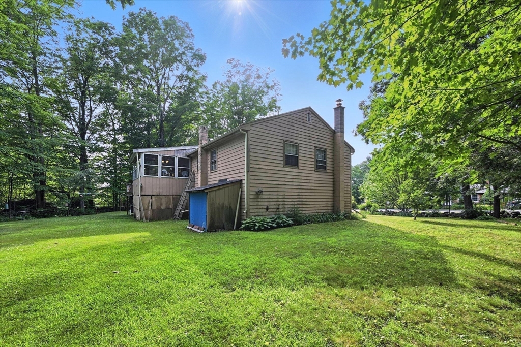 32 Maple St