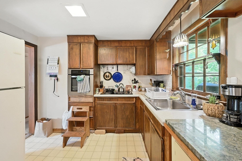 32 Maple St