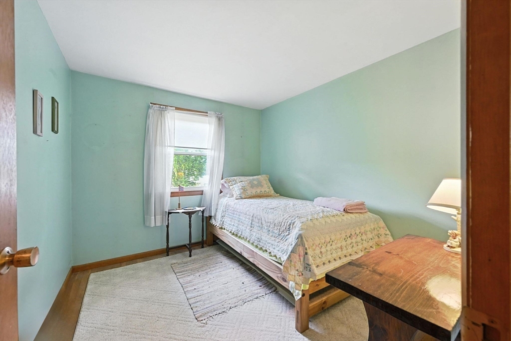 32 Maple St