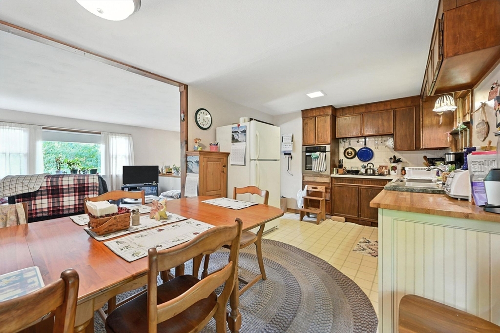 32 Maple St