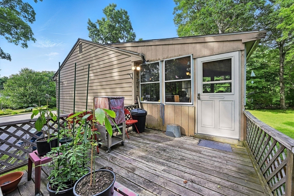 32 Maple St