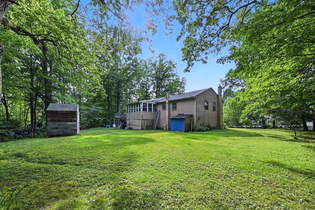 32 Maple St