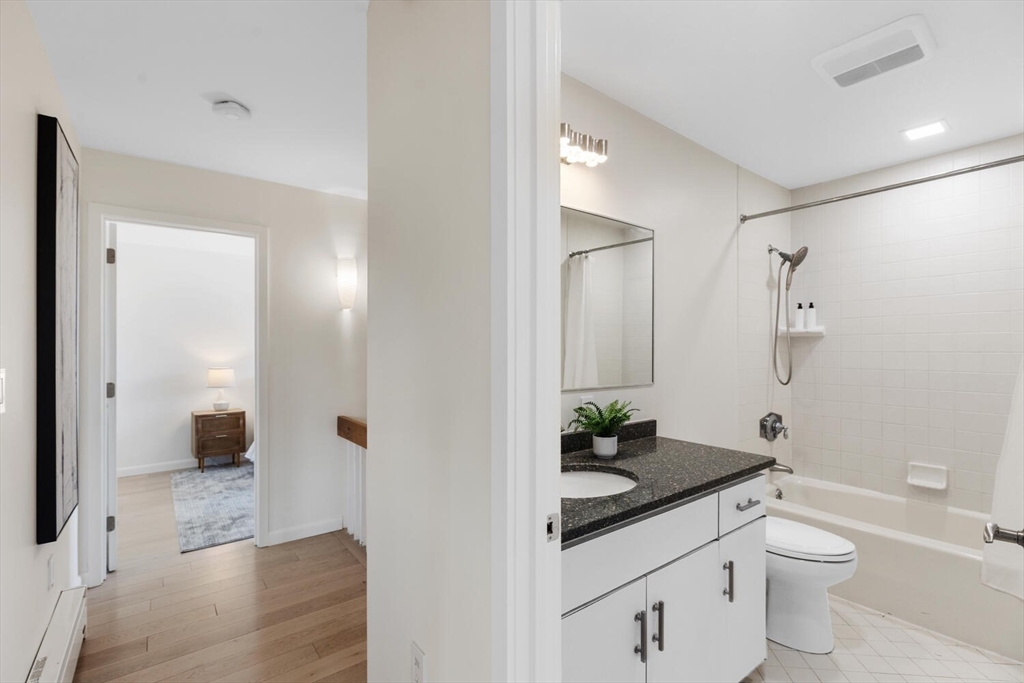 29 Vine Street # 7