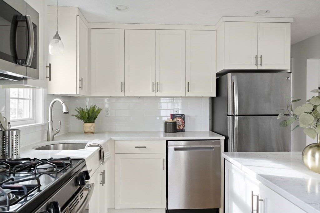 11 Evergreen Ln # 11