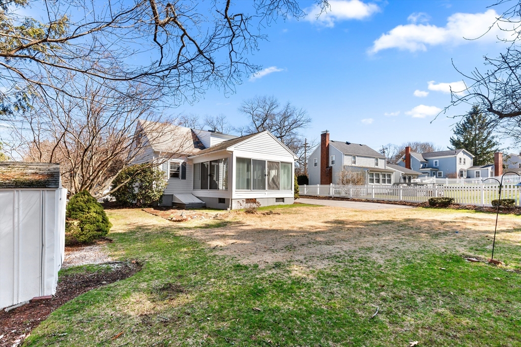 198 Pond St