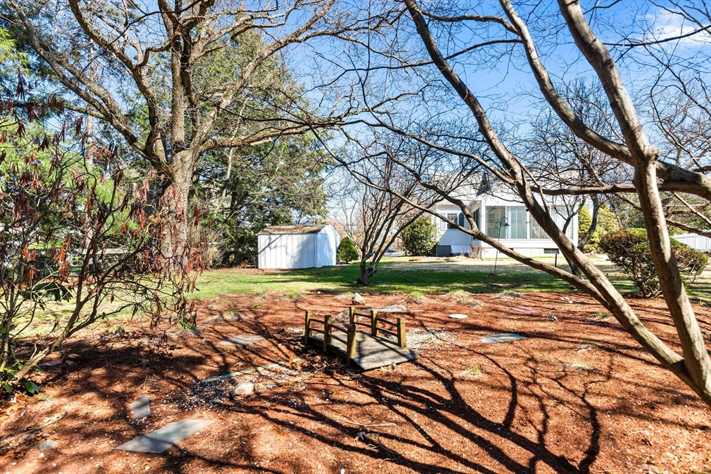 198 Pond St