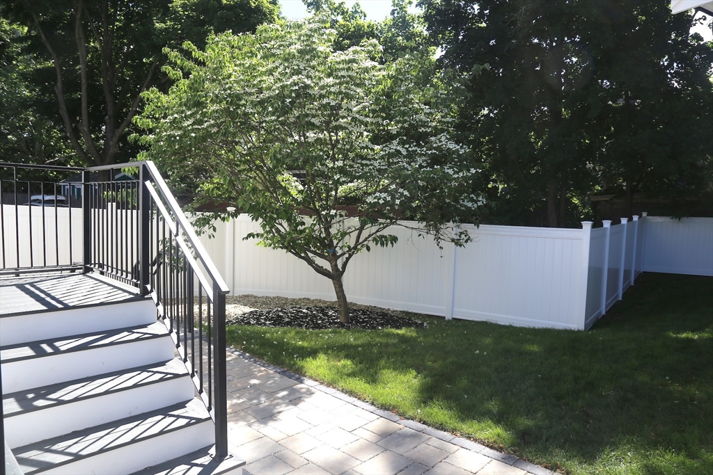 27 Lewis Avenue